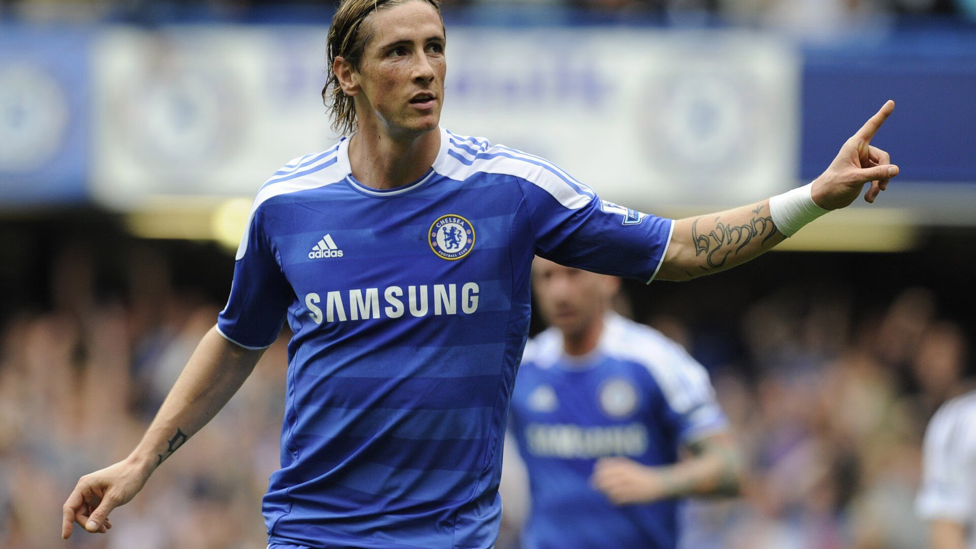 乐鱼体育网站入口-VAR的争议：科技与足球的平衡点在哪里？，足球vr技术